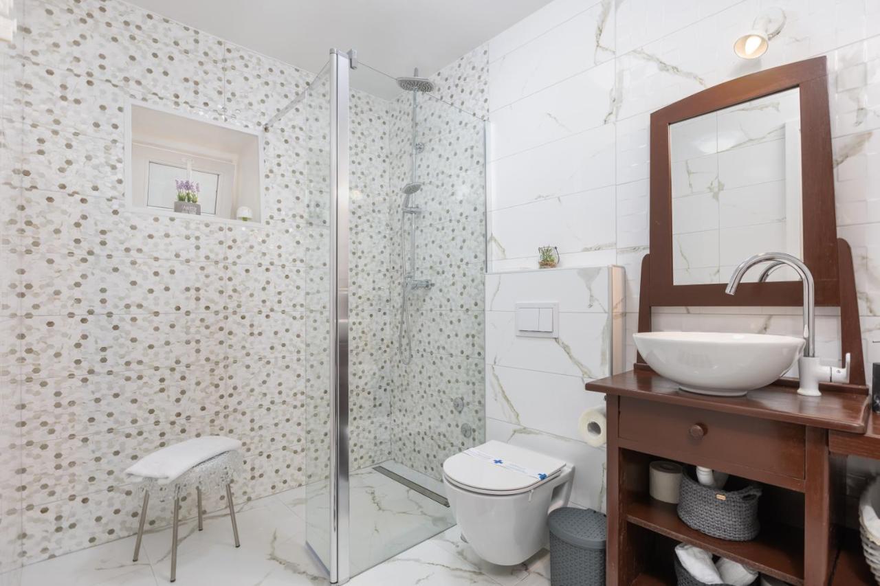 Apartments Mikulin Family 푸나트 외부 사진
