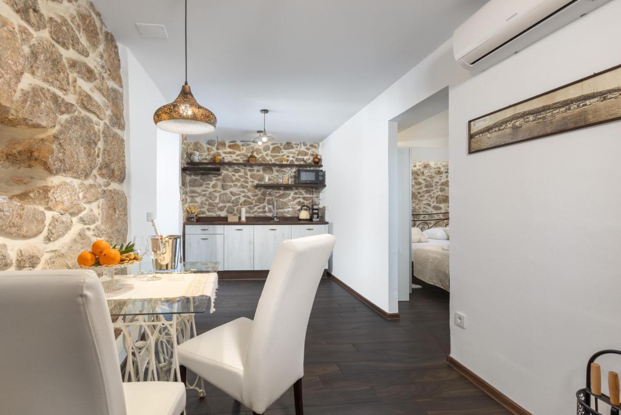 Apartments Mikulin Family 푸나트 외부 사진