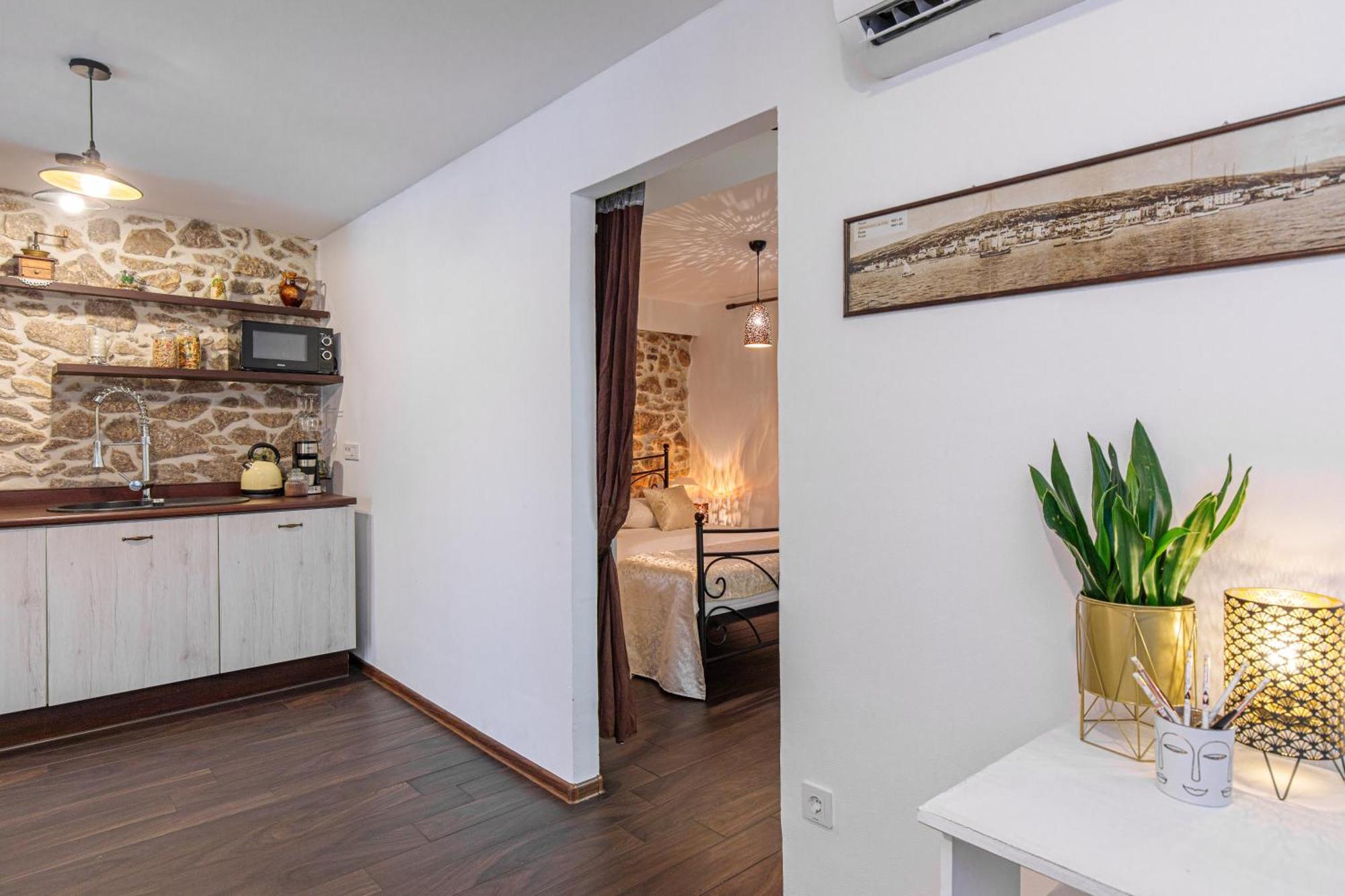 Apartments Mikulin Family 푸나트 외부 사진